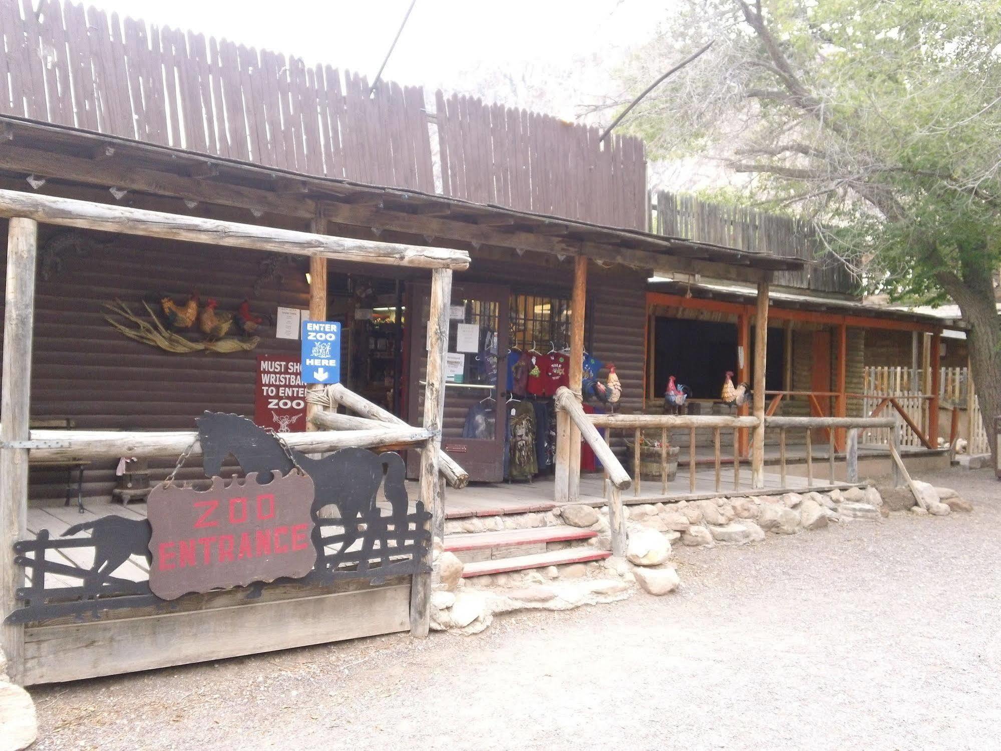 Bonnie Springs Ranch Motel Blue Diamond Esterno foto