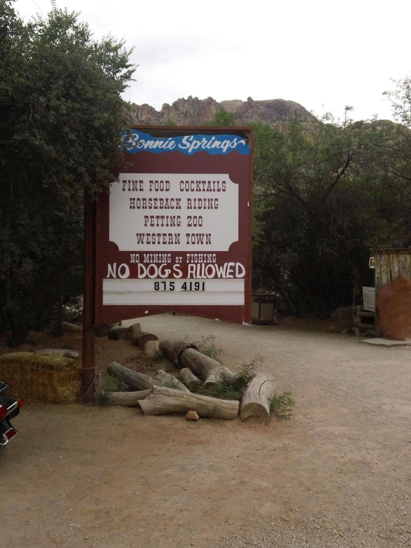 Bonnie Springs Ranch Motel Blue Diamond Esterno foto